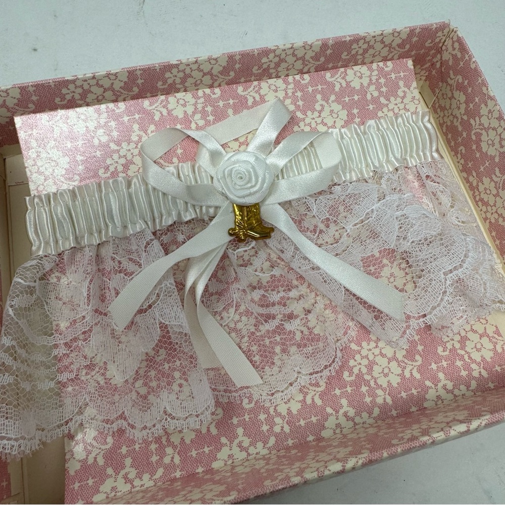 NWT Cowboy Boot Vintage Wedding Garter